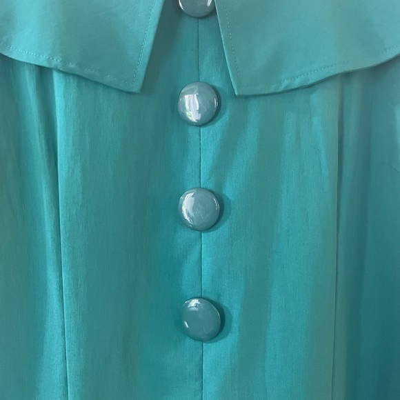 Tatyana green classy,comfortable dress 👗 - Picture 7 of 7